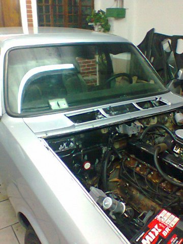 Compartimento do motor totalmente aberto