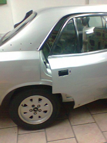Lateral com roda restaurada